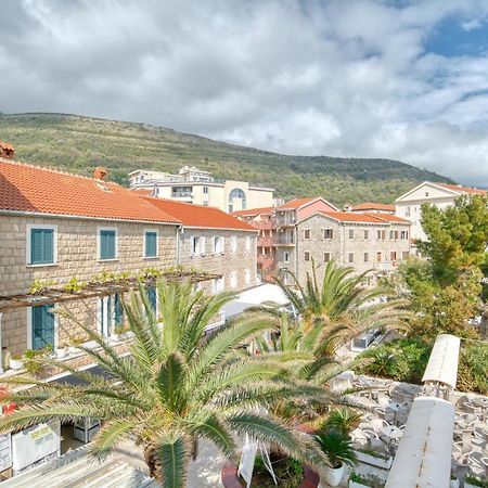 Symphony Apartments Street View Petrovac Exterior foto