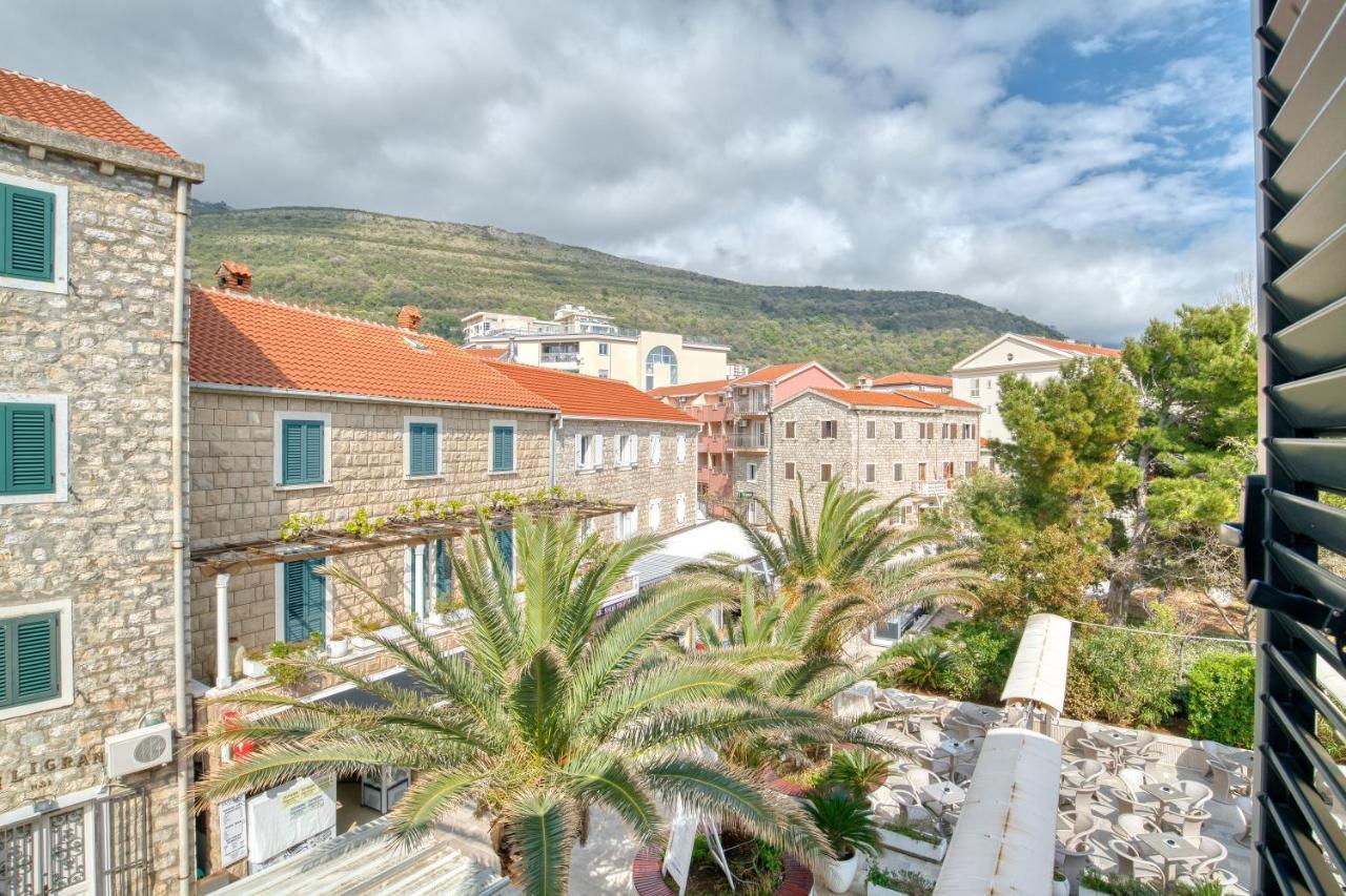 Symphony Apartments Street View Petrovac Exterior foto